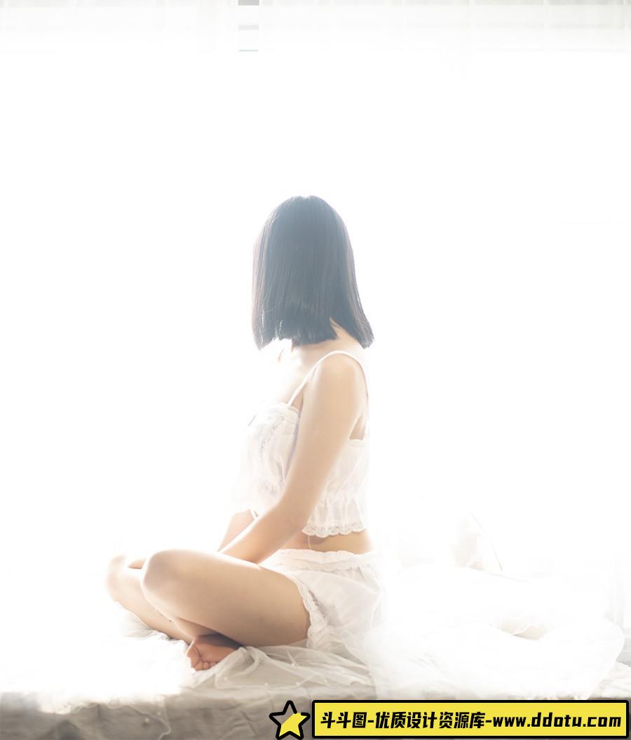 酒店轻私房美女人像raw原片20P,人像后期修图练习RAW素材-斗斗图