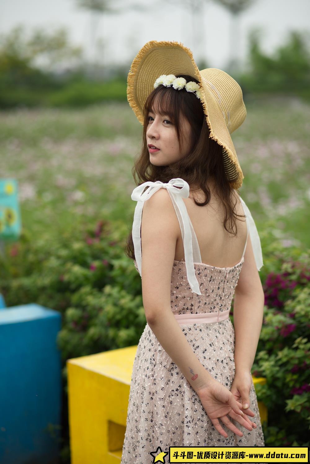 想练修图没有原片？森系美女人像RAW原片来了！-斗斗图