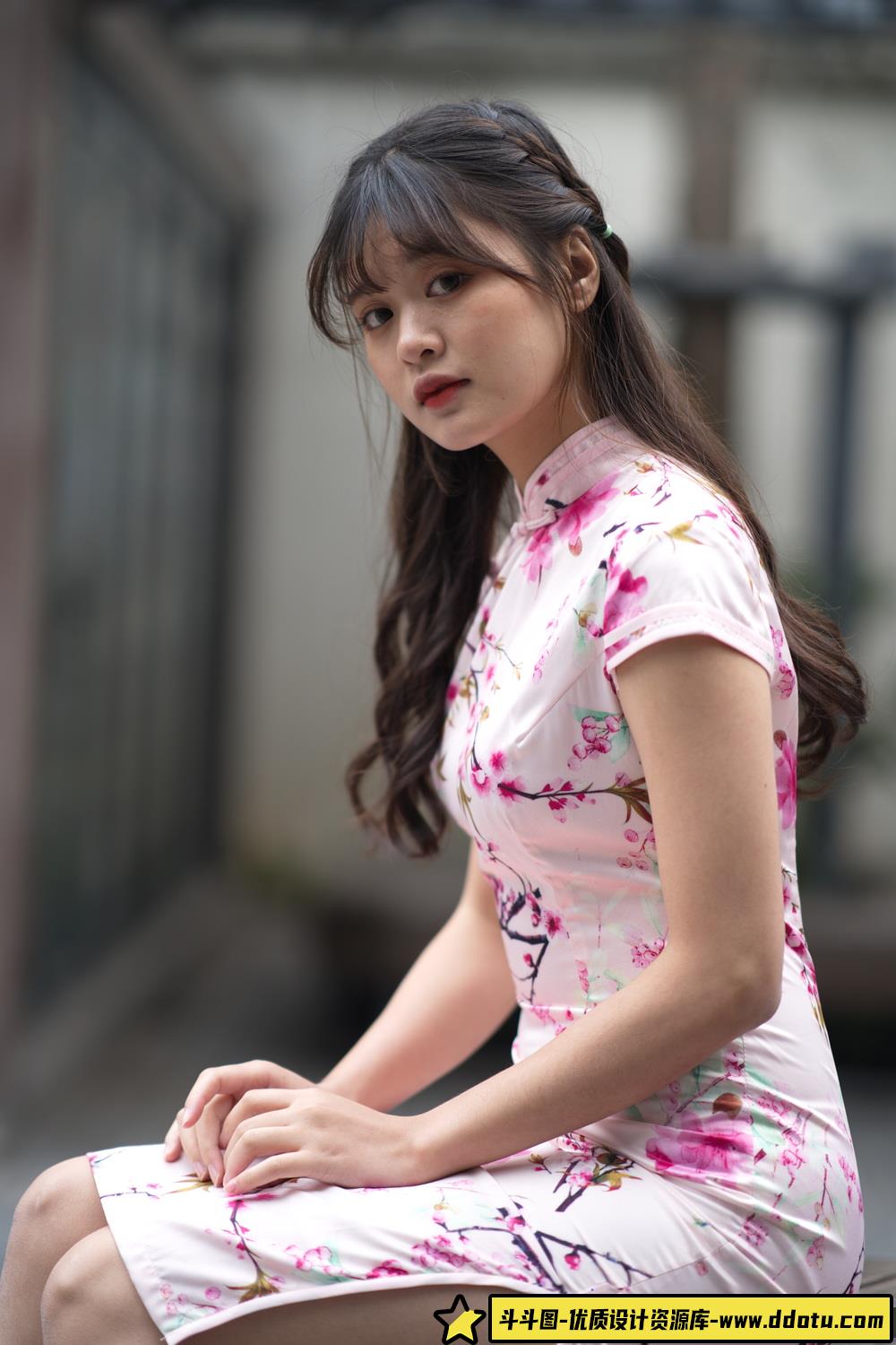 想练修图没有原片？旗袍美女人像写真原图来了！-斗斗图