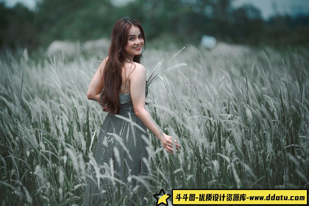 28张清新花园田园美女摄影索尼RAW原片下载ARW格式