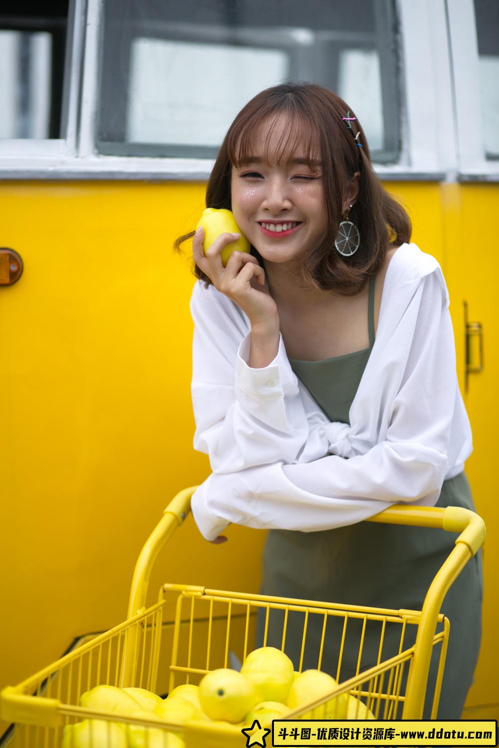 想练修图没有原片？​橘色清纯可爱少女写真来了-斗斗图