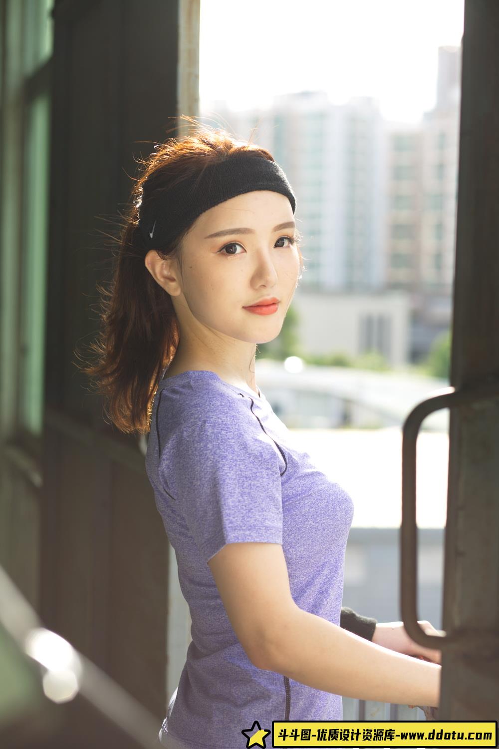 想练修图没有原片？元气健身美女写真RAW原图来了！-斗斗图