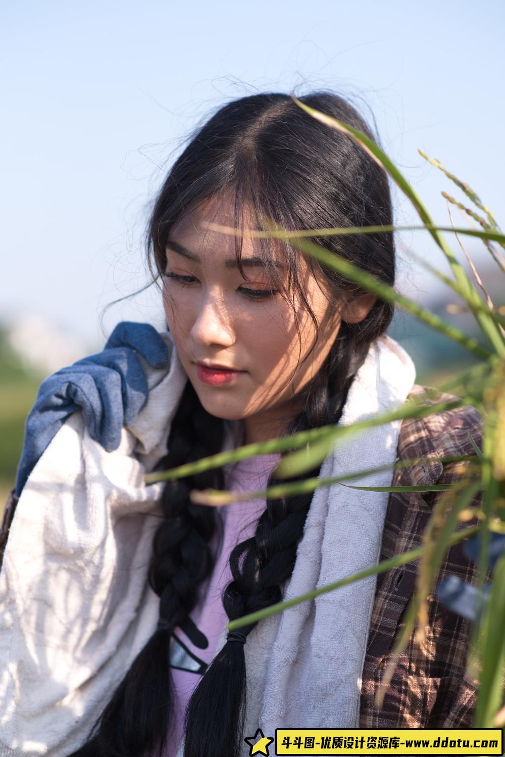 想练修图没有原片？稻田美女写真RAW原图来了-斗斗图