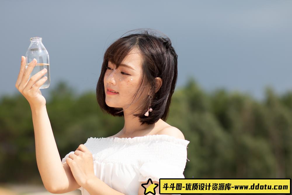 想练修图没有原片？清纯甜美少女人像写真RAW原图来了！-斗斗图