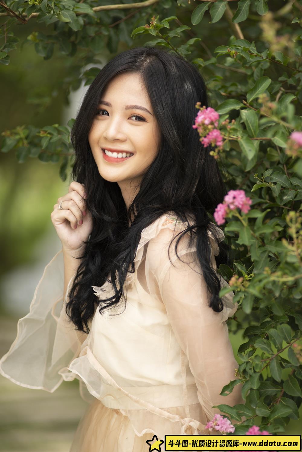 想练修图没有原片？超甜美人像户外写真RAW原图合集来了！-斗斗图