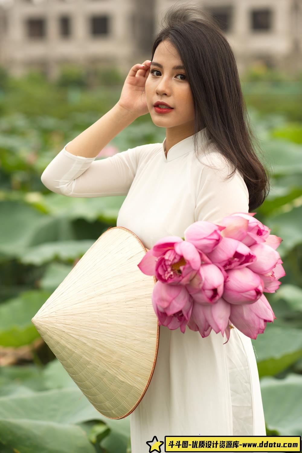想练修图没有原片？荷花少女写真RAW原图来了！-斗斗图